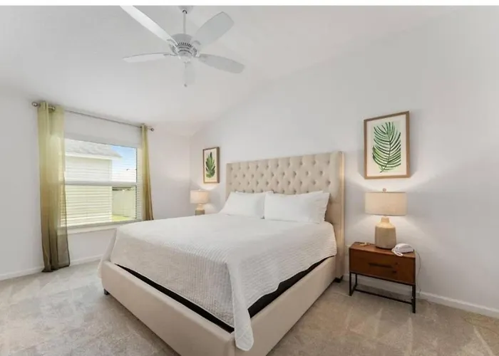 Large 3 Bedroom With Pool And Golfcart